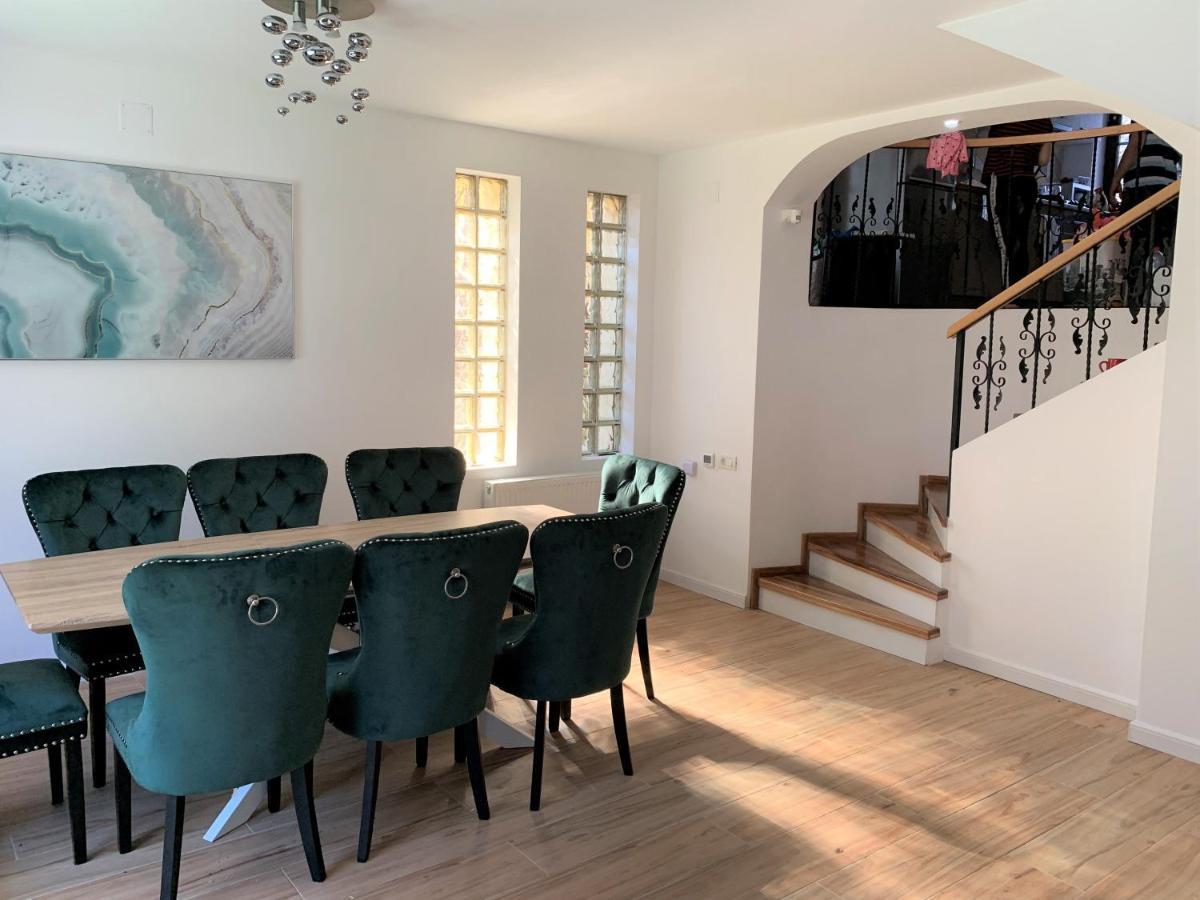 Holiday Home In Сіная Екстер'єр фото